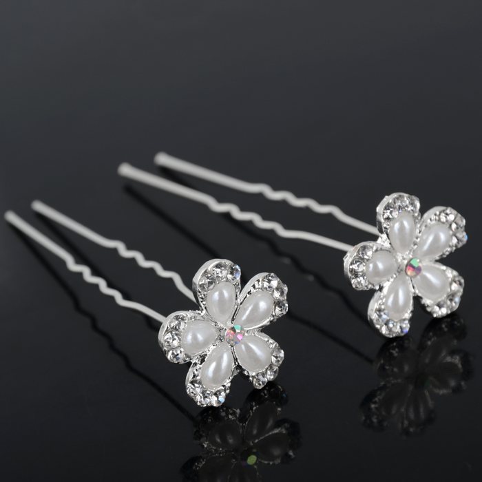 Vlásenka Rhinestone Flower